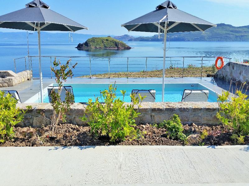 Eleia Seafront Rooms & Villas Petra  Exterior foto