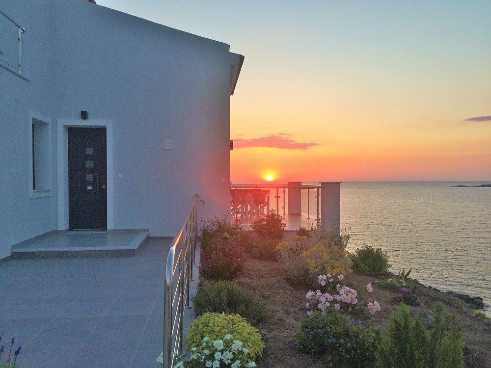 Eleia Seafront Rooms & Villas Petra  Exterior foto