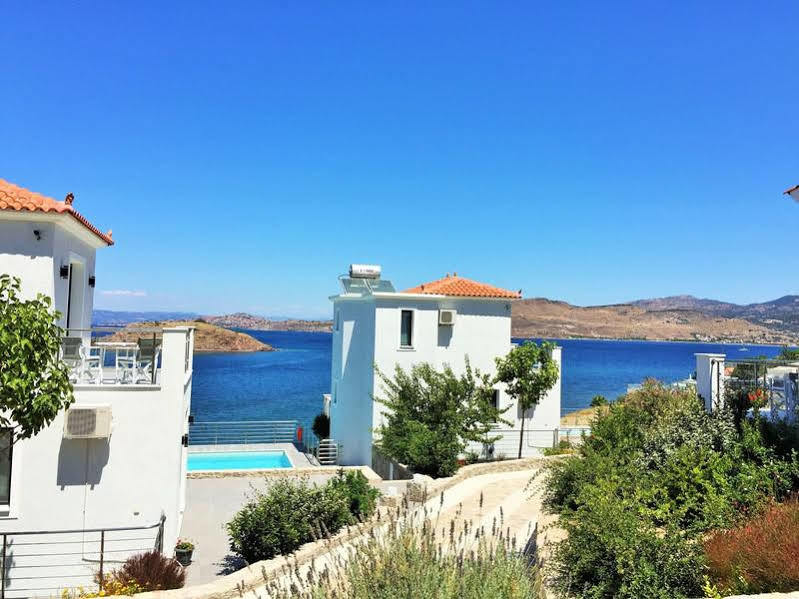 Eleia Seafront Rooms & Villas Petra  Exterior foto